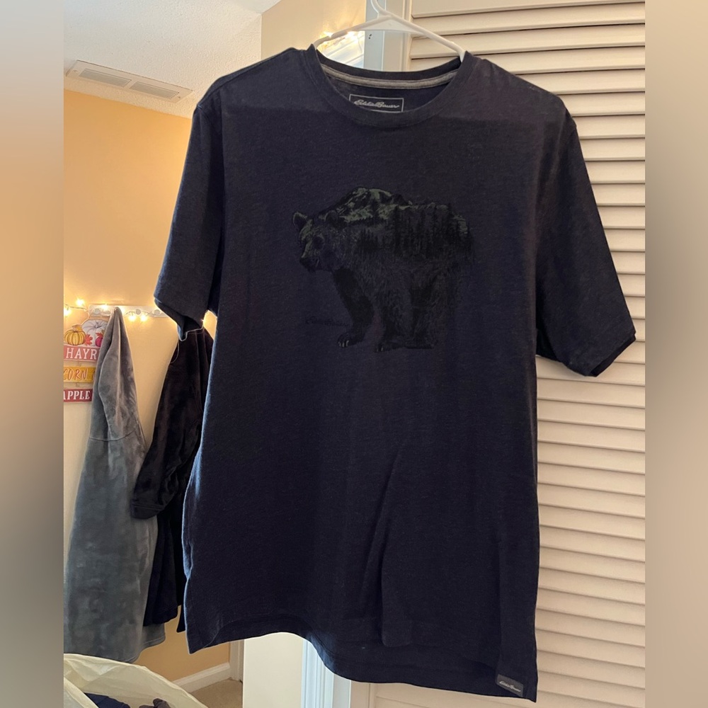 Eddie Bauer Bear Tee size M Navy